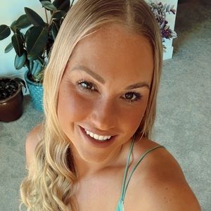 Meet your Posher, Dee